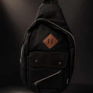 BLACK SLING BAG